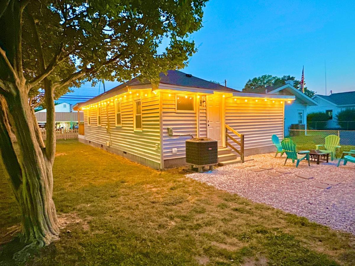 Cottage In Heart Of Colonial Beach, 7 Mins Walk To The Beach Eksteriør bilde